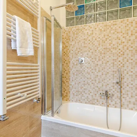 Metro B - Luminosa Casa Vicina Al Centro Di Апартаменты Рим