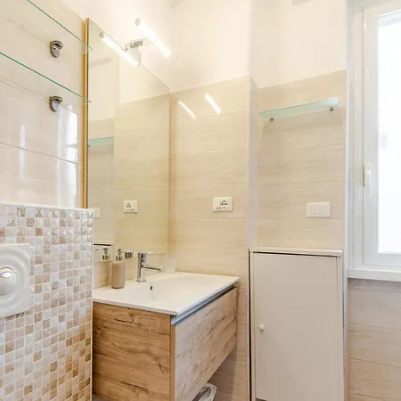 Apartman Metro B - Luminosa Casa Vicina Al Centro Di